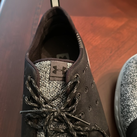Men’s Under Armour Sneakers - Picture 3 of 6